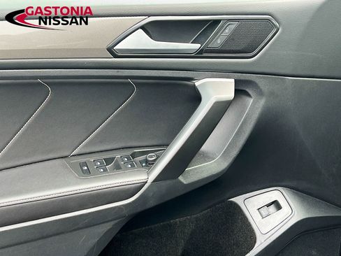 Used 2024 Volkswagen Tiguan SE image 22