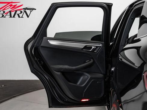 Used 2018 Porsche Macan GTS image 45