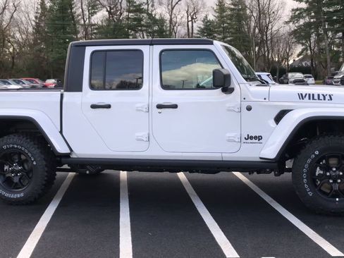 New 2026 Jeep Gladiator Willys image 9