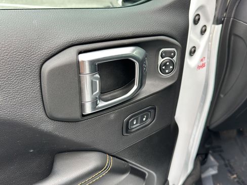 Used 2025 Jeep Wrangler Sahara w/ Safety Group image 28