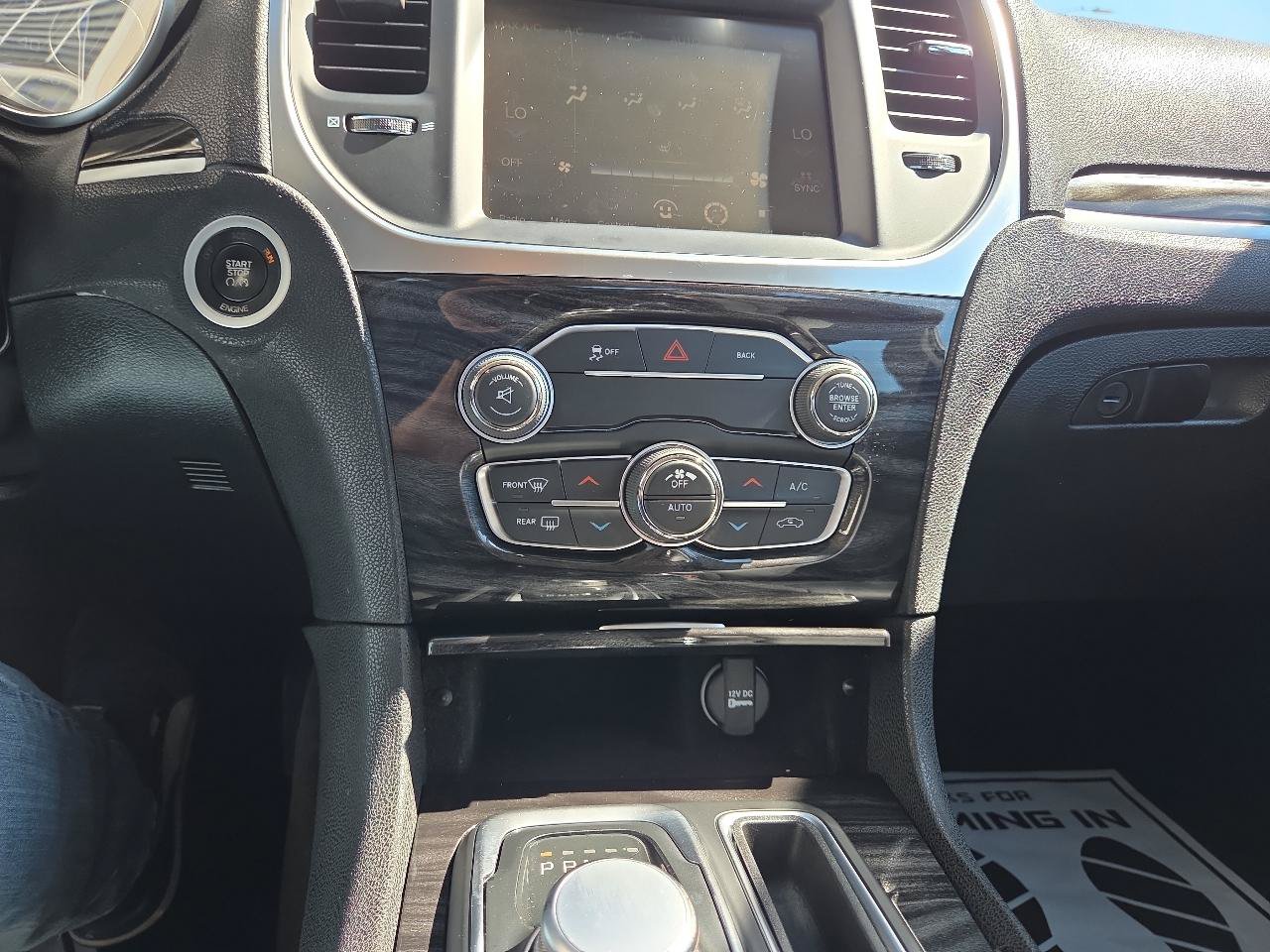 Used 2016 Chrysler 300 Limited RWD image 13