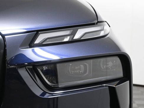 Certified 2023 BMW X7 xDrive40i w/ Executive Package image 11