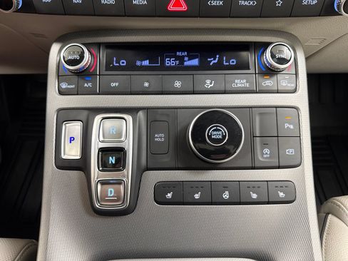 Used 2025 Hyundai Palisade Limited FWD image 23
