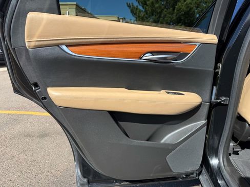 Used 2017 Cadillac XT5 Platinum AWD/4WD image 13