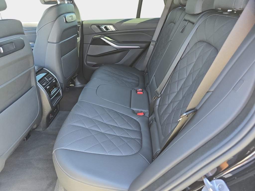 Used 2025 BMW X5 sDrive40i w/ M Sport Package RWD image 17