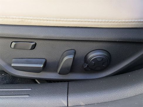 Used 2025 Genesis G70 3.3T Advanced w/ Sport Prestige Package image 17