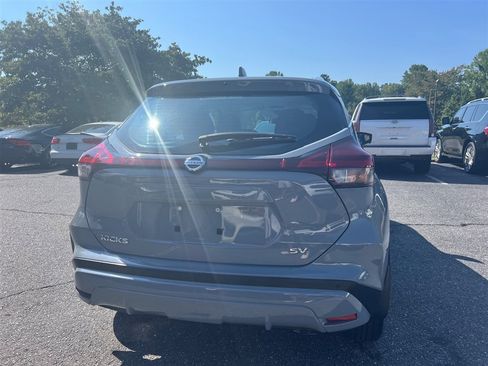 Used 2021 Nissan Kicks SV FWD image 7
