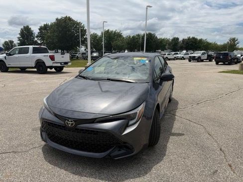 Used 2023 Toyota Corolla SE w/ SE Premium Package FWD image 6