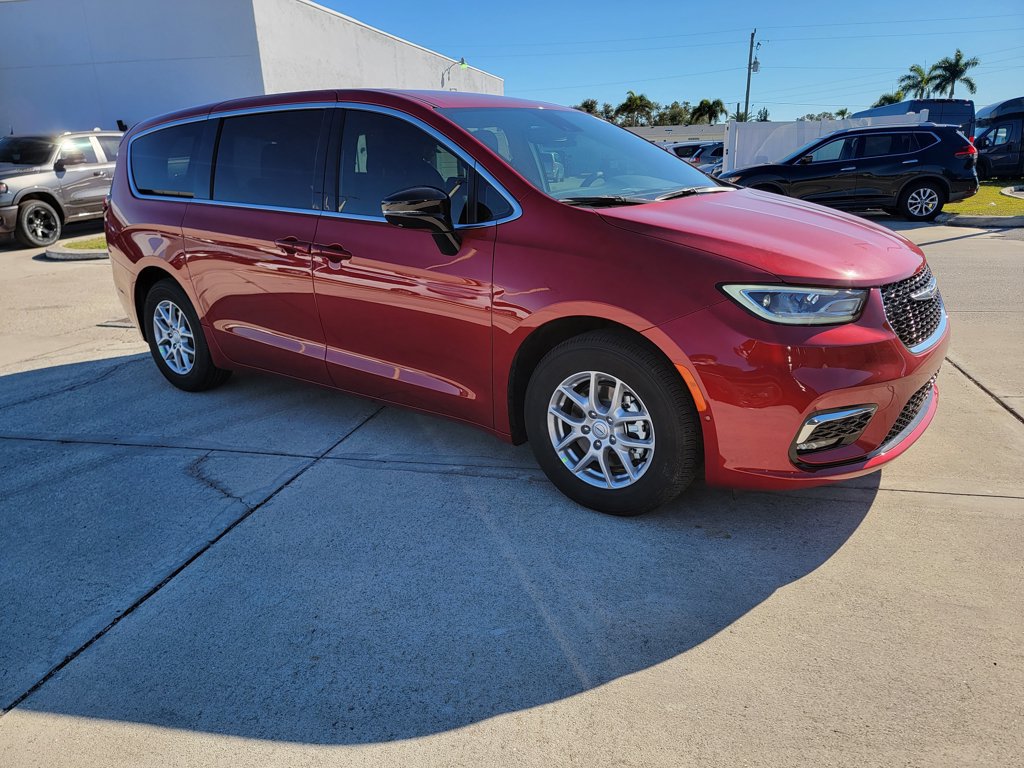 New 2026 Chrysler Pacifica Select FWD image 6