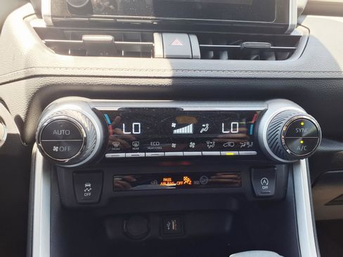 Used 2025 Toyota RAV4 XLE image 23