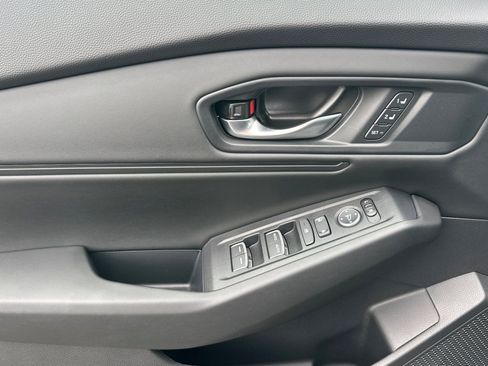 Used 2025 Honda Accord EX-L image 10