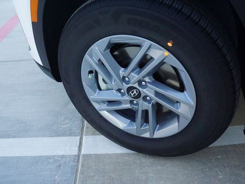 New 2026 Hyundai Tucson SE image 10