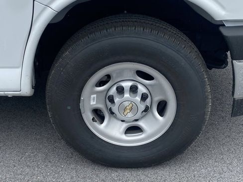 New 2025 Chevrolet Express 3500 w/ Power Convenience Package image 33
