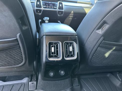 Certified 2022 Kia Sorento SX FWD image 18