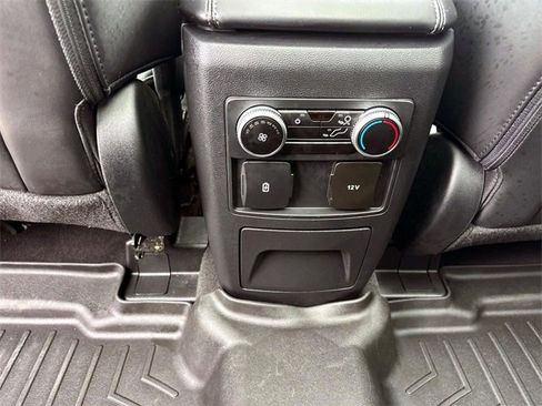 Used 2022 Ford Explorer XLT w/ Equipment Group 202A image 12