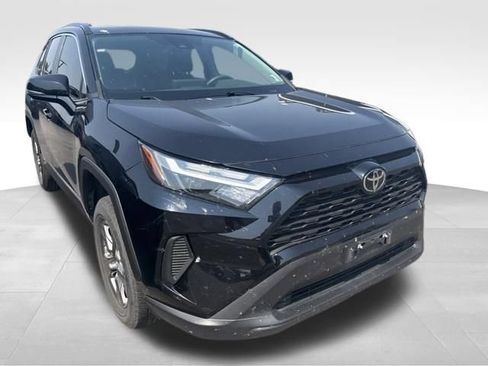 Used 2024 Toyota RAV4 XLE AWD/4WD image 9
