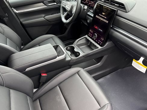 New 2026 GMC Terrain Elevation w/ Elevation Premium Package image 17