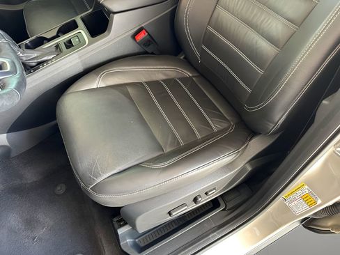 Used 2018 Ford Escape Titanium w/ Ford Safe & Smart Package image 11