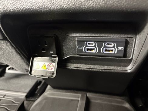 Used 2022 Jeep Grand Cherokee Overland w/ Luxury Tech Group IV image 35