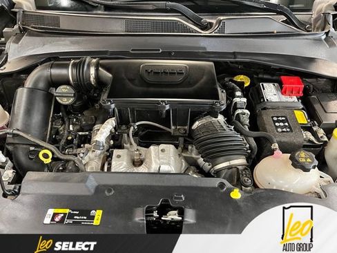 Used 2023 Jeep Compass Latitude w/ Sun and Sound Group AWD/4WD image 27