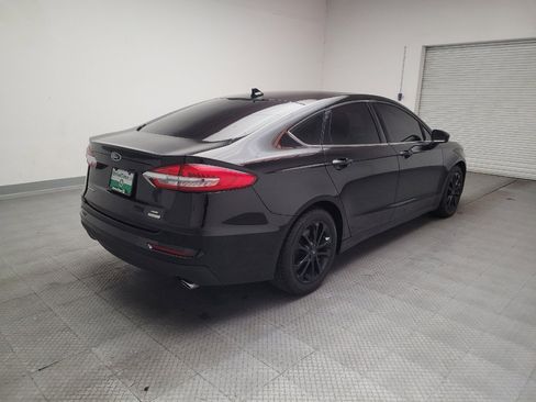 Used 2020 Ford Fusion SE image 9