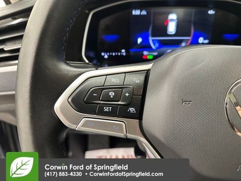 Used 2024 Volkswagen Jetta SE w/ Panoramic Sunroof Package image 27