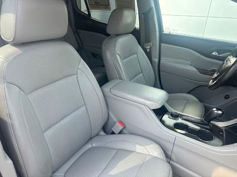 Used 2017 GMC Acadia SLT FWD image 32