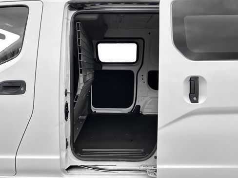 Used 2017 Nissan NV200 SV w/ Back Door Glass Package image 13
