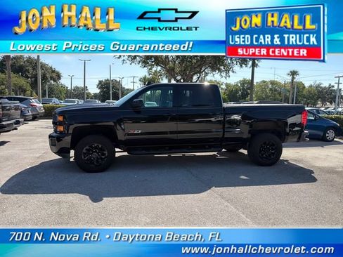 Used 2019 Chevrolet Silverado 2500 LT w/ Midnight Edition AWD/4WD image 4