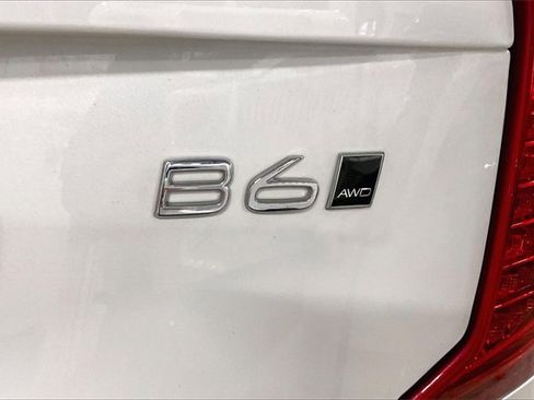 Certified 2023 Volvo XC90 B6 Ultimate w/ Lounge Package image 9