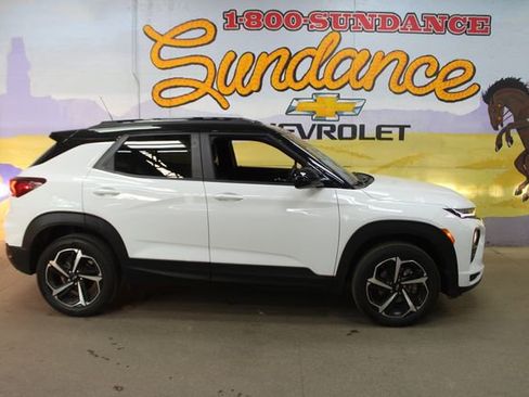 Used 2023 Chevrolet TrailBlazer RS w/ Convenience Package AWD/4WD image 1