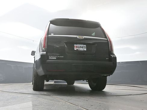 Used 2015 Cadillac Escalade Platinum image 57