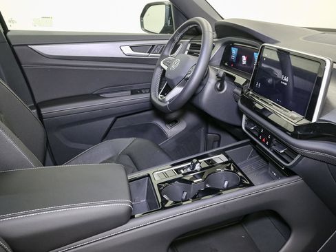 New 2026 Volkswagen Atlas Cross Sport SE AWD/4WD image 17