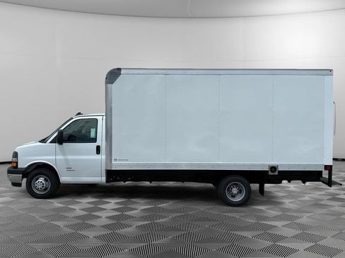 New 2026 Chevrolet Express 4500 w/ Power Convenience Package RWD image 2