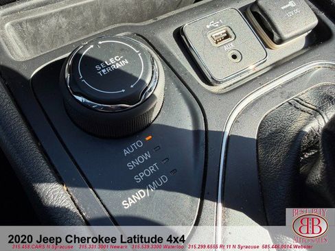 Used 2020 Jeep Cherokee Latitude Plus AWD/4WD image 24