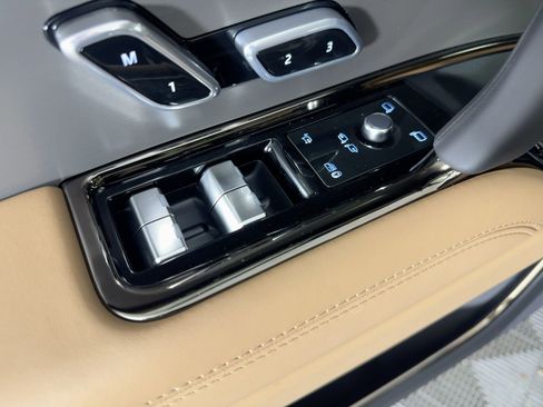 New 2026 Land Rover Range Rover Sport SE image 13