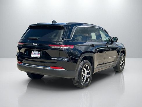 Used 2025 Jeep Grand Cherokee Limited RWD image 5