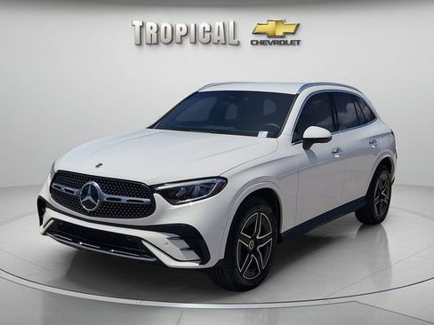 Used 2025 Mercedes-Benz GLC 300 4MATIC image 1