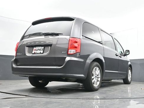 Used 2018 Dodge Grand Caravan SXT FWD image 21