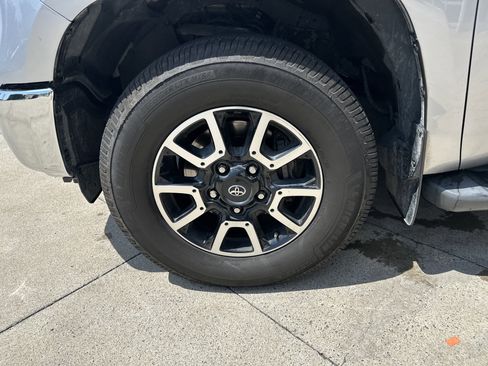 Used 2020 Toyota Tundra Limited AWD/4WD image 19