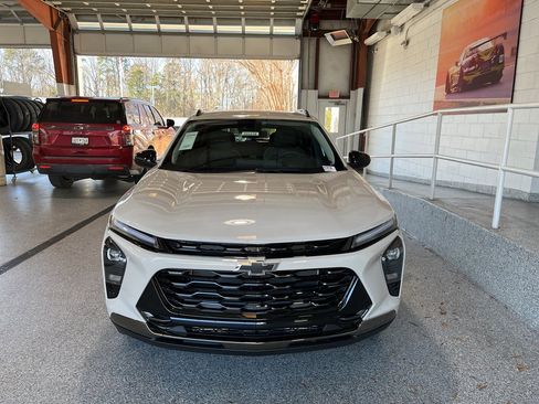 New 2026 Chevrolet Trax ACTIV w/ Driver Confidence Package FWD image 2