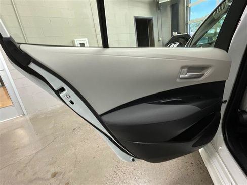 Used 2021 Toyota Corolla LE FWD image 21
