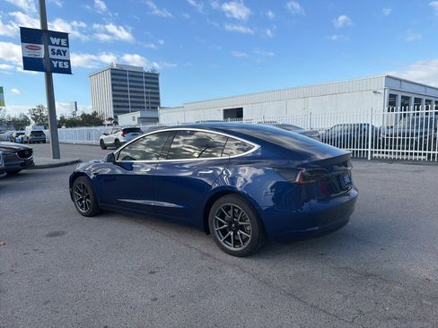 Used 2020 Tesla Model 3 Standard Range Plus image 10