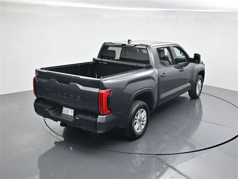 Used 2022 Toyota Tundra SR5 w/ SR5 Convenience Package image 40