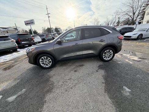Used 2022 Ford Escape SE image 31