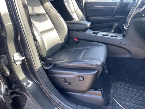 Used 2011 Jeep Grand Cherokee Laredo image 14