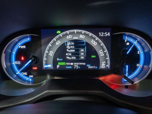 Used 2024 Toyota RAV4 XLE image 21