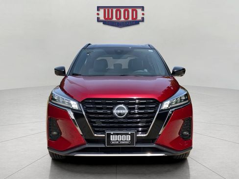 Used 2023 Nissan Kicks SR w/ SR Premium Package FWD image 5
