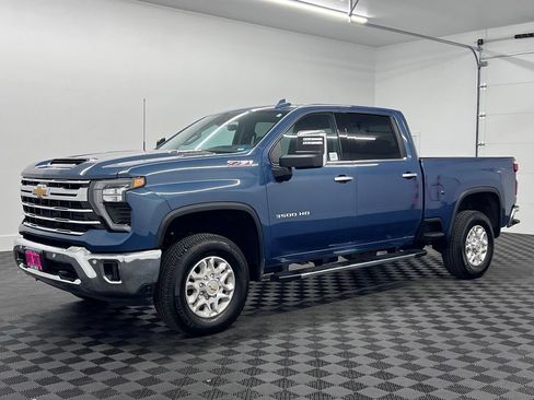 Used 2024 Chevrolet Silverado 3500 LTZ w/ LTZ Plus Package AWD/4WD image 1
