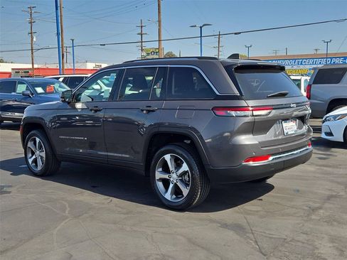 Used 2023 Jeep Grand Cherokee Limited RWD image 31